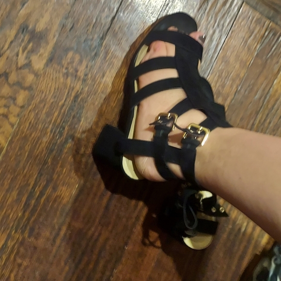 011,Comfort Est.1946 Sandals heels color black 🖤 - Picture 3 of 12